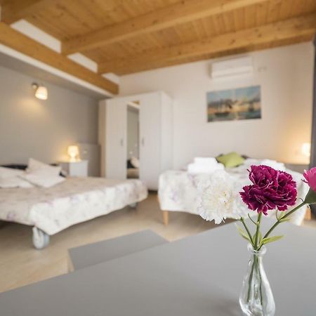 Peperino Attic Flat Lägenhet Ciampino Exteriör bild