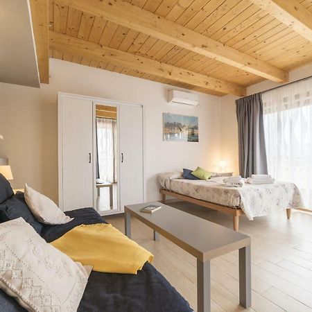 Peperino Attic Flat Lägenhet Ciampino Exteriör bild