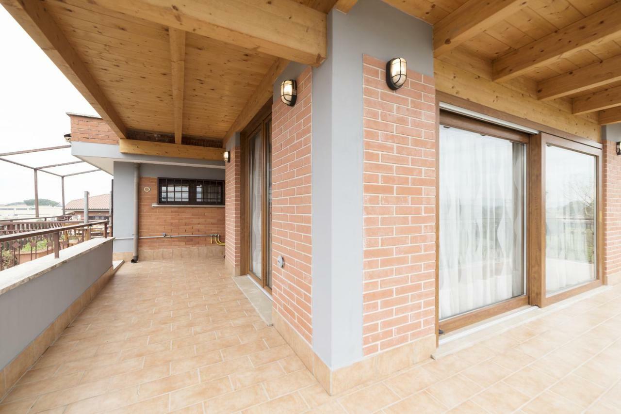 Peperino Attic Flat Lägenhet Ciampino Exteriör bild