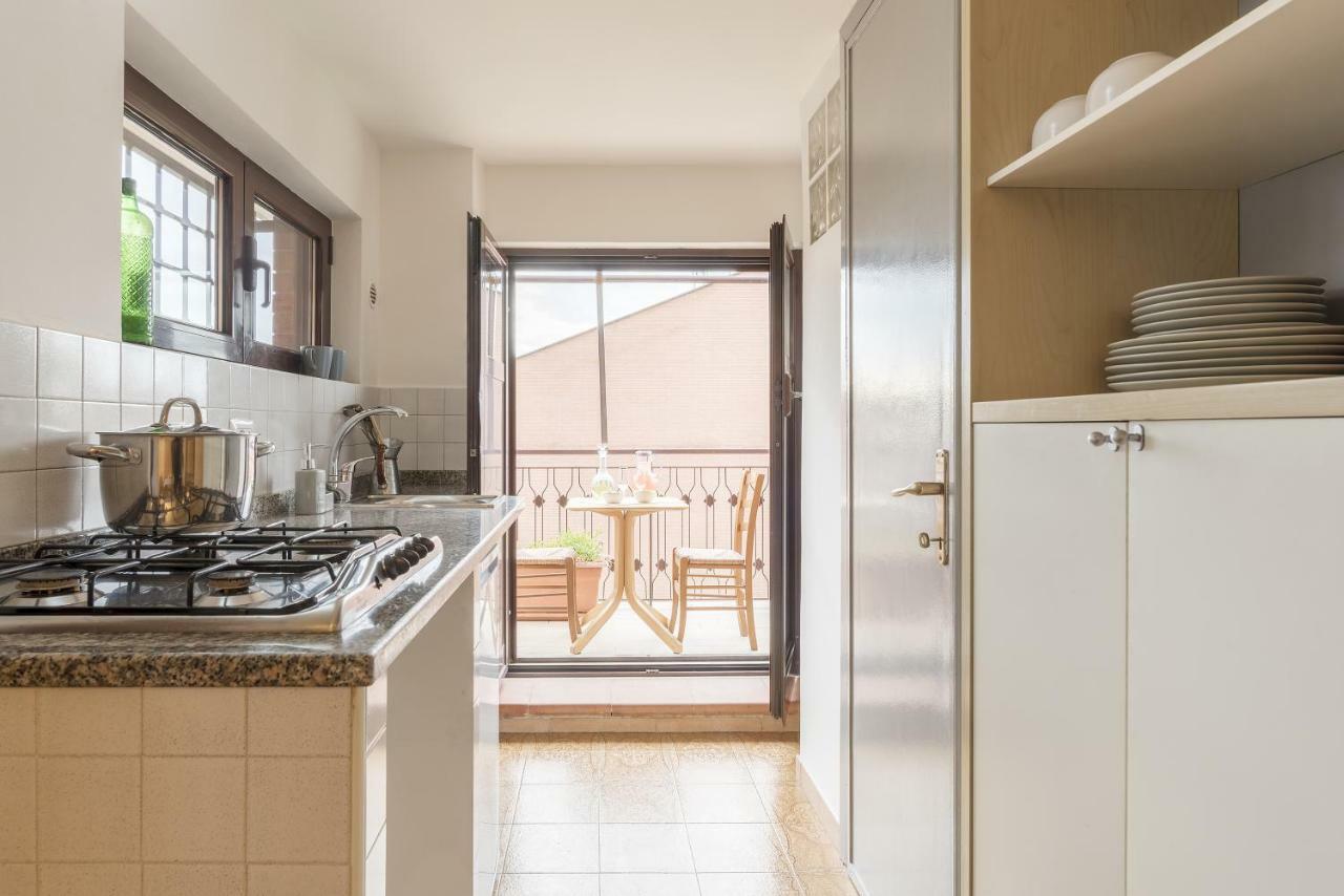Peperino Attic Flat Lägenhet Ciampino Exteriör bild