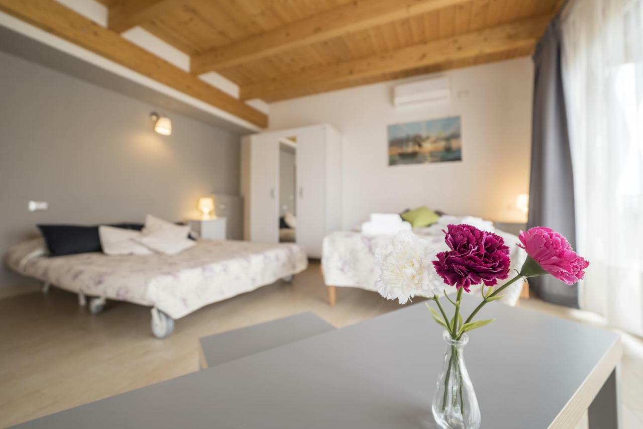 Peperino Attic Flat Lägenhet Ciampino Exteriör bild