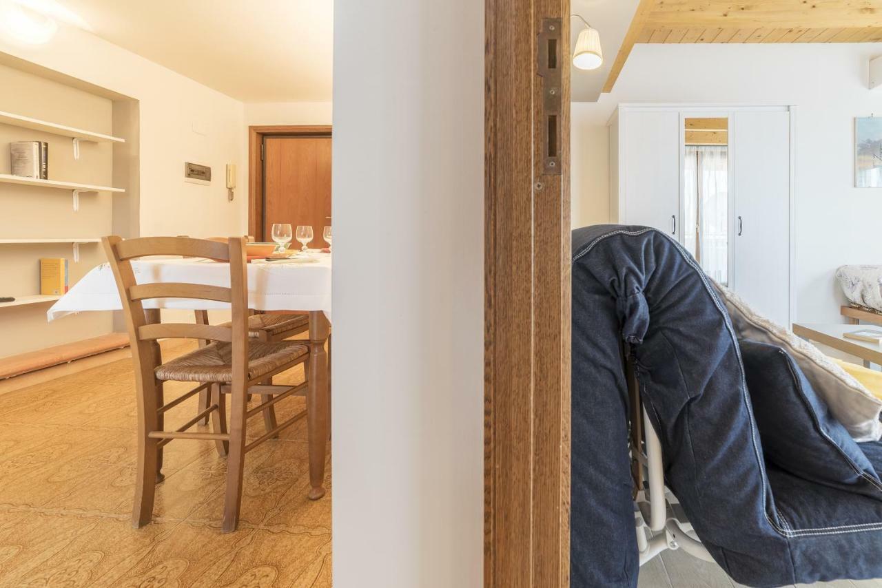 Peperino Attic Flat Lägenhet Ciampino Exteriör bild