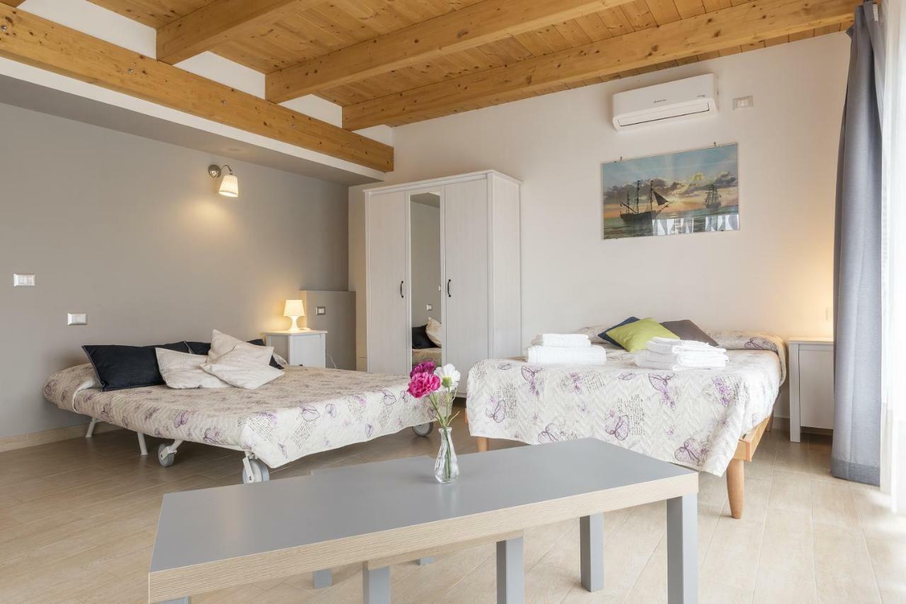 Peperino Attic Flat Lägenhet Ciampino Exteriör bild