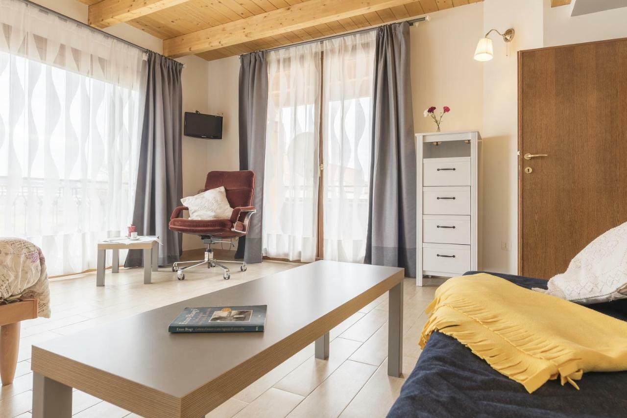 Peperino Attic Flat Lägenhet Ciampino Exteriör bild