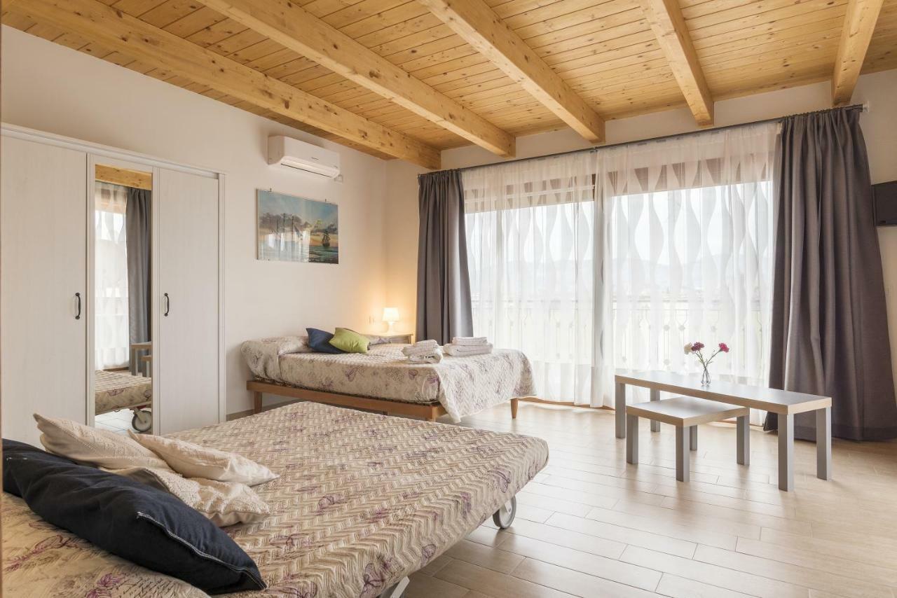 Peperino Attic Flat Lägenhet Ciampino Exteriör bild